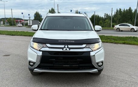 Mitsubishi Outlander III рестайлинг 3, 2017 год, 1 746 000 рублей, 3 фотография