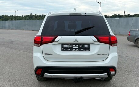 Mitsubishi Outlander III рестайлинг 3, 2017 год, 1 746 000 рублей, 4 фотография