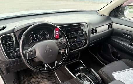 Mitsubishi Outlander III рестайлинг 3, 2017 год, 1 746 000 рублей, 5 фотография