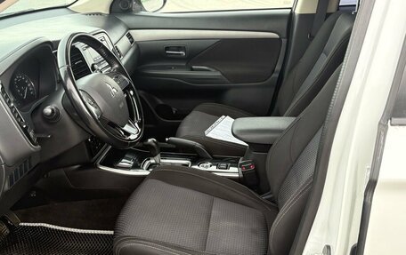 Mitsubishi Outlander III рестайлинг 3, 2017 год, 1 746 000 рублей, 6 фотография