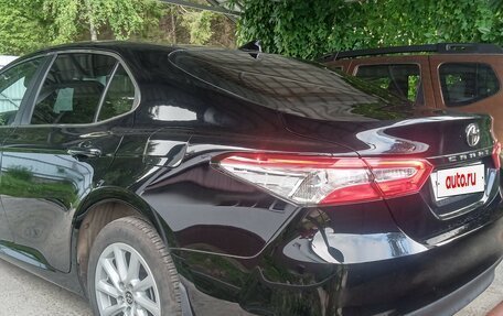 Toyota Camry, 2021 год, 2 600 000 рублей, 3 фотография