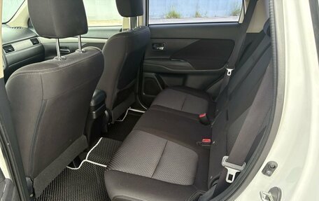 Mitsubishi Outlander III рестайлинг 3, 2017 год, 1 746 000 рублей, 7 фотография