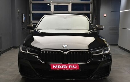BMW 5 серия, 2021 год, 3 975 000 рублей, 2 фотография