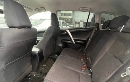 Toyota RAV4, 2017 год, 2 600 000 рублей, 14 фотография
