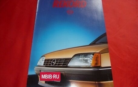 Opel Rekord E, 1984 год, 1 200 000 рублей, 25 фотография