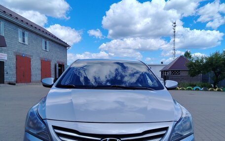 Hyundai Solaris II рестайлинг, 2014 год, 770 000 рублей, 3 фотография
