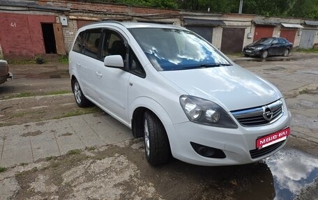 Opel Zafira B, 2013 год, 850 000 рублей, 2 фотография