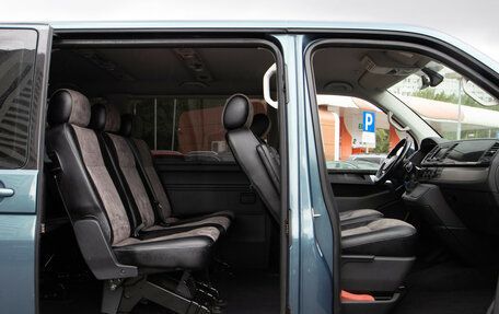 Volkswagen Caravelle T6 рестайлинг, 2018 год, 3 780 000 рублей, 16 фотография