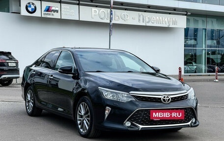 Toyota Camry, 2017 год, 2 197 000 рублей, 8 фотография
