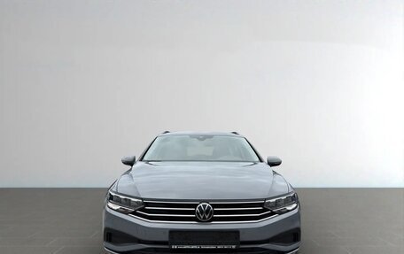 Volkswagen Passat B8 рестайлинг, 2023 год, 2 175 000 рублей, 2 фотография