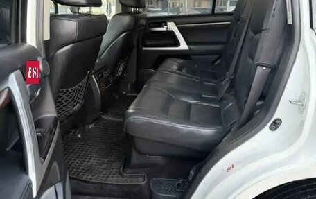 Toyota Land Cruiser 200, 2016 год, 3 800 000 рублей, 3 фотография