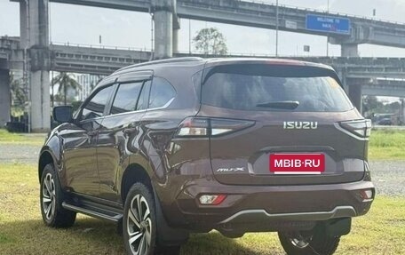 Isuzu MU-X, 2024 год, 3 300 000 рублей, 4 фотография