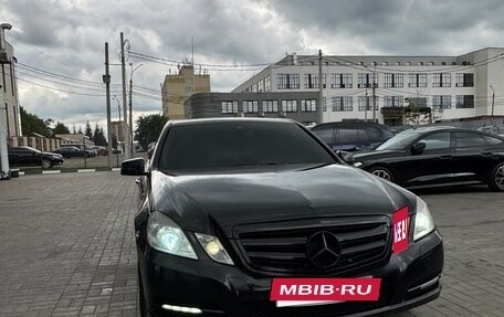 Mercedes-Benz E-Класс, 2011 год, 1 350 000 рублей, 3 фотография