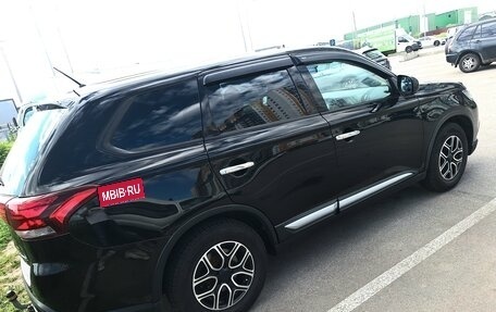 Mitsubishi Outlander III рестайлинг 3, 2015 год, 1 430 000 рублей, 2 фотография