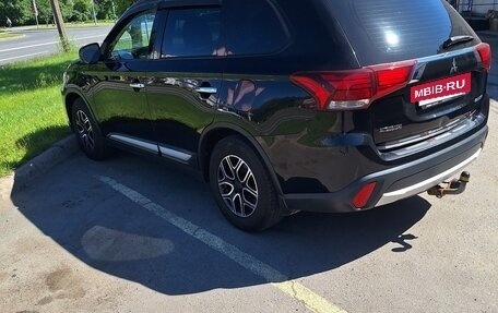 Mitsubishi Outlander III рестайлинг 3, 2015 год, 1 430 000 рублей, 4 фотография