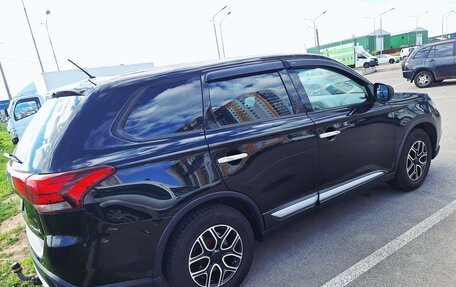 Mitsubishi Outlander III рестайлинг 3, 2015 год, 1 430 000 рублей, 12 фотография