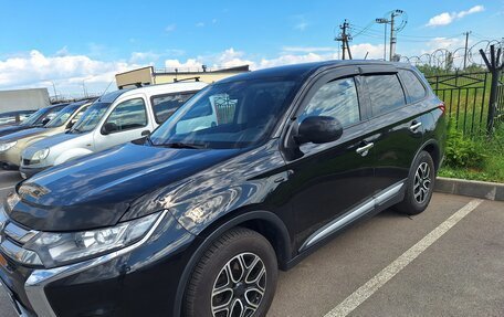 Mitsubishi Outlander III рестайлинг 3, 2015 год, 1 430 000 рублей, 13 фотография