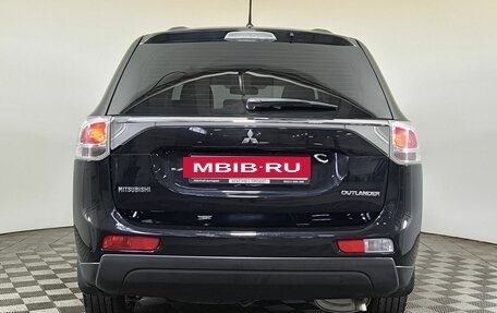 Mitsubishi Outlander III рестайлинг 3, 2013 год, 1 200 000 рублей, 5 фотография