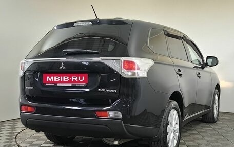 Mitsubishi Outlander III рестайлинг 3, 2013 год, 1 200 000 рублей, 4 фотография