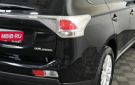 Mitsubishi Outlander III рестайлинг 3, 2013 год, 1 200 000 рублей, 18 фотография