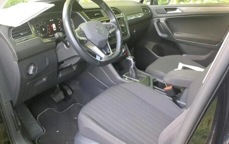 Volkswagen Tiguan II, 2022 год, 2 642 000 рублей, 6 фотография