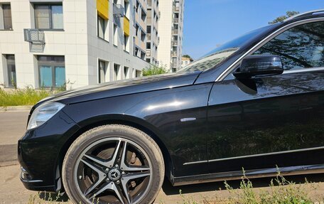 Mercedes-Benz E-Класс, 2011 год, 1 900 000 рублей, 4 фотография