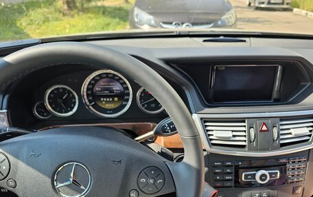 Mercedes-Benz E-Класс, 2011 год, 1 900 000 рублей, 6 фотография