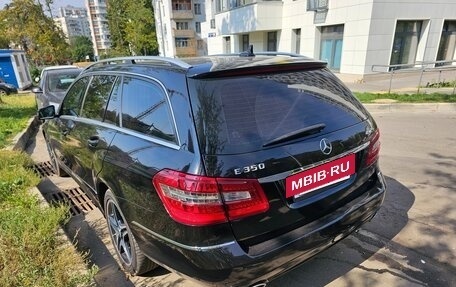 Mercedes-Benz E-Класс, 2011 год, 1 900 000 рублей, 2 фотография