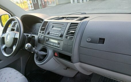 Volkswagen Caravelle T5, 2007 год, 1 105 000 рублей, 20 фотография