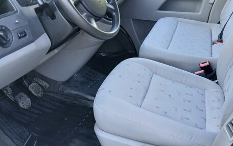 Volkswagen Caravelle T5, 2007 год, 1 105 000 рублей, 26 фотография