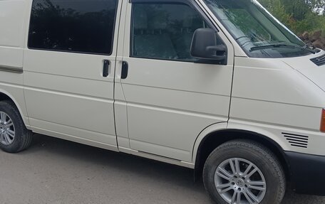 Volkswagen Transporter T4, 2002 год, 1 320 000 рублей, 11 фотография