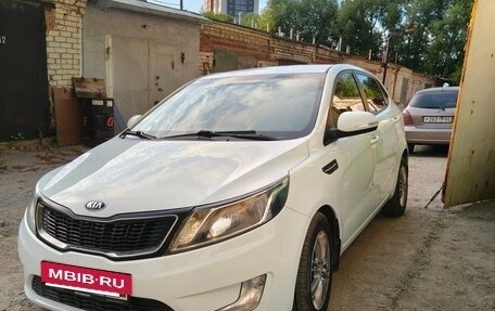 KIA Rio III рестайлинг, 2015 год, 985 000 рублей, 2 фотография