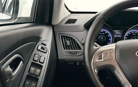 Hyundai ix35 I рестайлинг, 2011 год, 1 350 000 рублей, 11 фотография