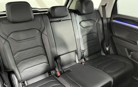 Volkswagen Touareg III, 2019 год, 4 199 000 рублей, 15 фотография