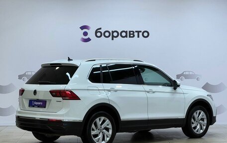 Volkswagen Tiguan II, 2021 год, 2 100 000 рублей, 3 фотография