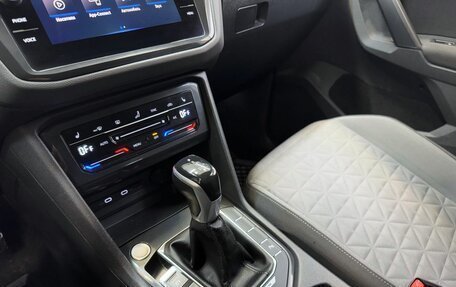 Volkswagen Tiguan II, 2021 год, 2 100 000 рублей, 13 фотография