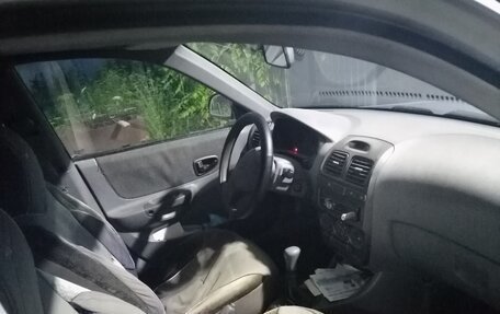 Hyundai Accent II, 2004 год, 200 000 рублей, 2 фотография