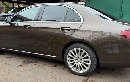 Mercedes-Benz E-Класс, 2016 год, 3 500 000 рублей, 8 фотография