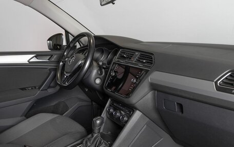 Volkswagen Tiguan II, 2020 год, 2 474 200 рублей, 7 фотография