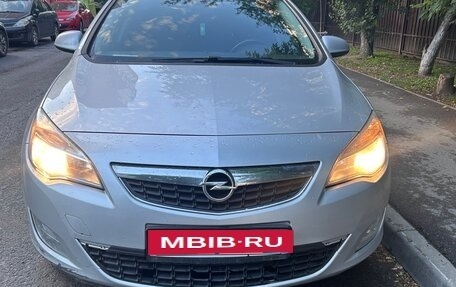 Opel Astra J, 2012 год, 780 000 рублей, 2 фотография