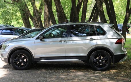Volkswagen Tiguan II, 2019 год, 3 270 000 рублей, 13 фотография