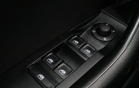 Skoda Superb III рестайлинг, 2020 год, 3 150 000 рублей, 26 фотография
