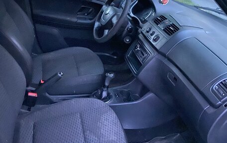 Skoda Fabia II, 2010 год, 320 000 рублей, 3 фотография