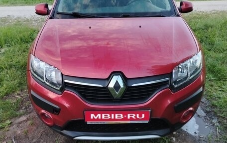 Renault Sandero II рестайлинг, 2015 год, 900 000 рублей, 1 фотография