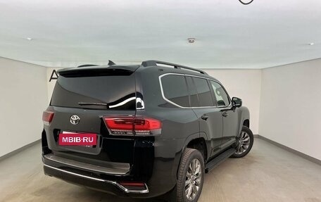 Toyota Land Cruiser, 2023 год, 10 990 000 рублей, 4 фотография