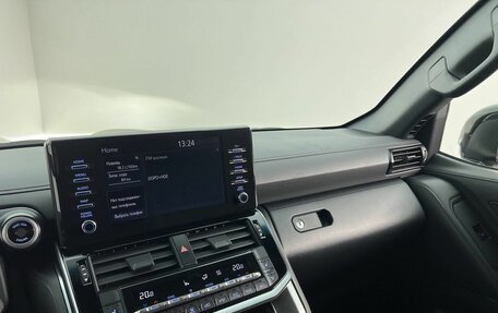 Toyota Land Cruiser, 2023 год, 10 990 000 рублей, 17 фотография