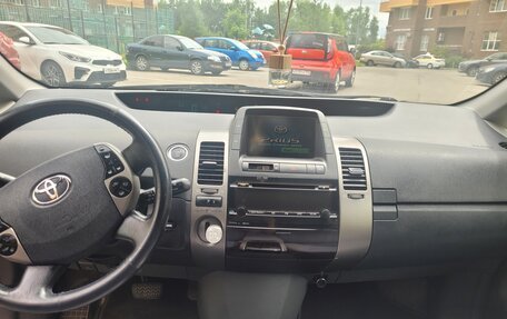 Toyota Prius, 2007 год, 560 000 рублей, 4 фотография