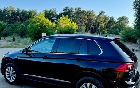 Volkswagen Tiguan II, 2017 год, 2 380 000 рублей, 4 фотография