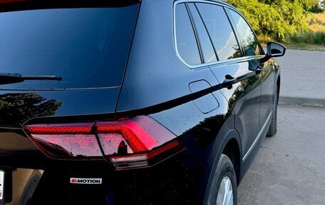 Volkswagen Tiguan II, 2017 год, 2 380 000 рублей, 2 фотография