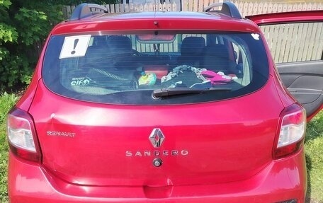 Renault Sandero II рестайлинг, 2015 год, 900 000 рублей, 2 фотография